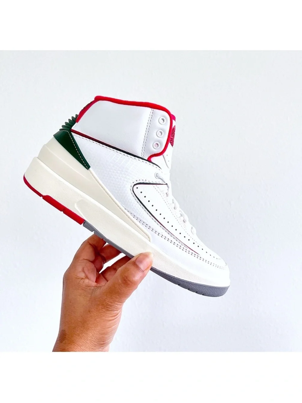 Nike Air Jordan 2 Retro High Christmas 6.5Y /  8 Women